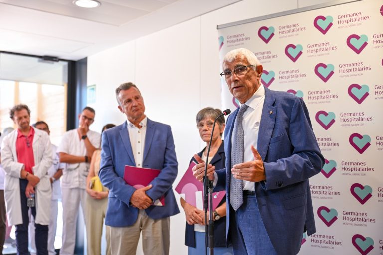 El conseller Balcells durant la inauguració del nou edifici assistencial de l'Hospital Sagrat Cor de Germanes Hospitalàries